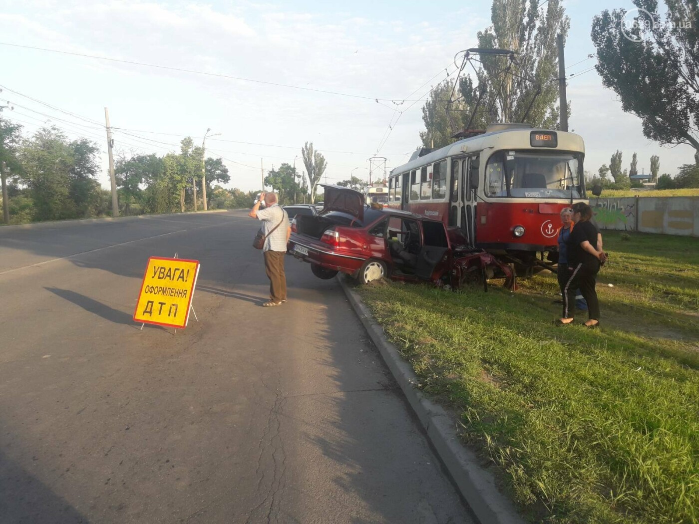 В Мариуполе Daewoo влетел в трамвай. Водитель легковушки серьезно пострадал, - ФОТО, фото-4