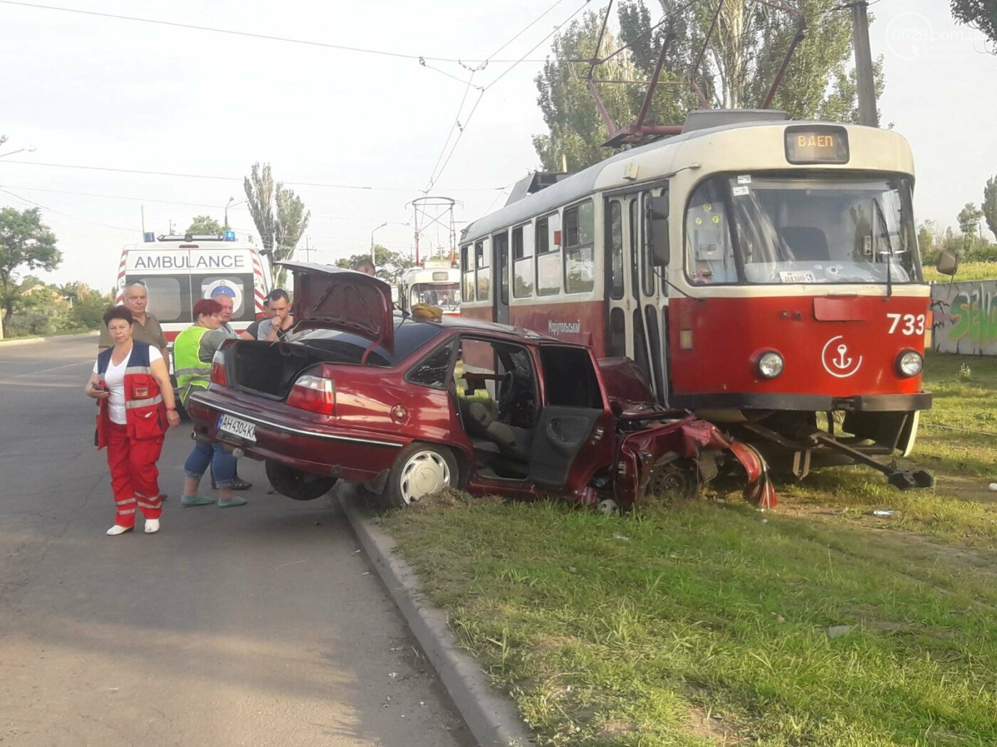 В Мариуполе Daewoo влетел в трамвай. Водитель легковушки серьезно пострадал, - ФОТО, фото-7