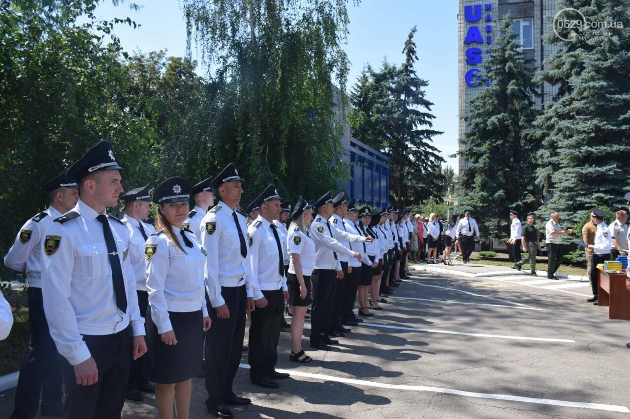 Автомобили, дорогие часы и 250 тысяч гривен. Что подарили полицейским в Мариуполе на шестую годовщину, - ФОТО, фото-19