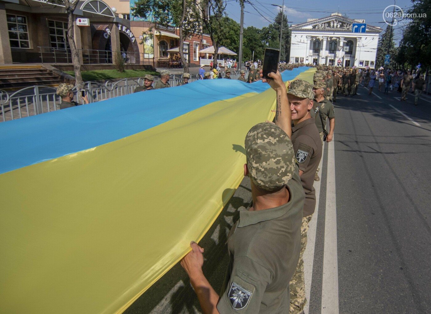 У Маріуполі розгорнули 128-метровий прапор України, - ФОТОРЕПОРТАЖ, фото-5