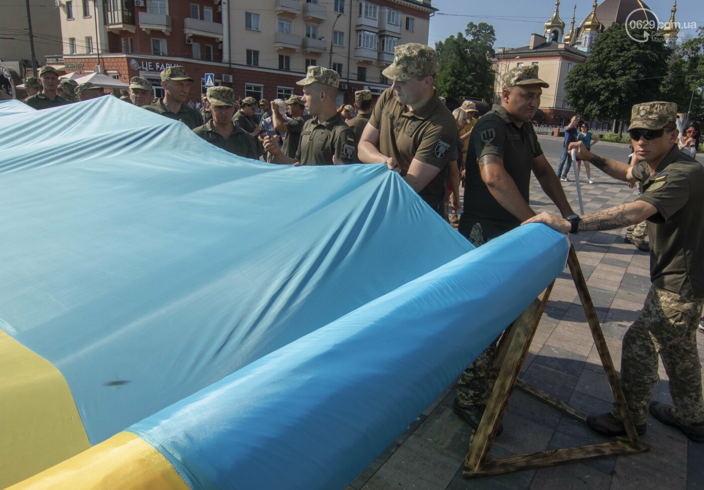 У Маріуполі розгорнули 128-метровий прапор України, - ФОТОРЕПОРТАЖ, фото-19