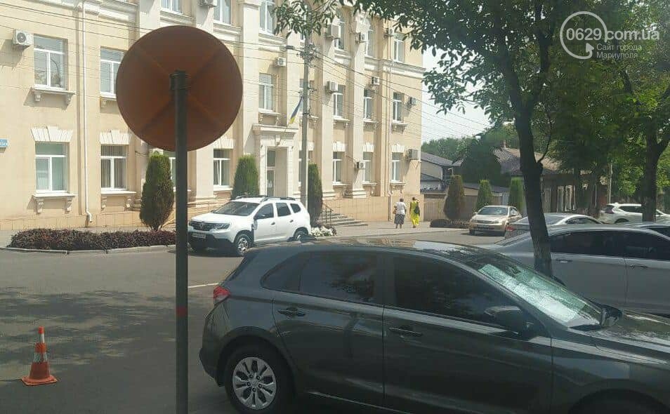 В старом центре Мариуполя сотрудники СБУ задержали мужчину, - ФОТО, фото-1