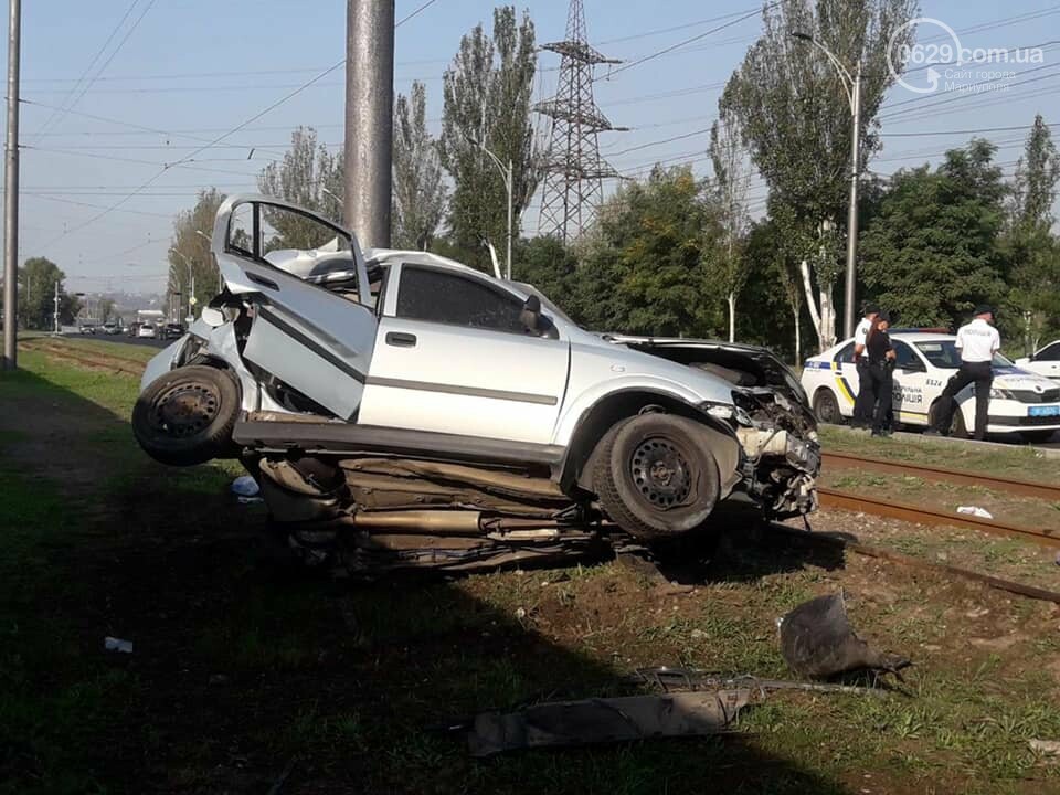 В Мариуполе на улице Набережной в аварии погибла 30-летняя девушка. - ФОТО, фото-4