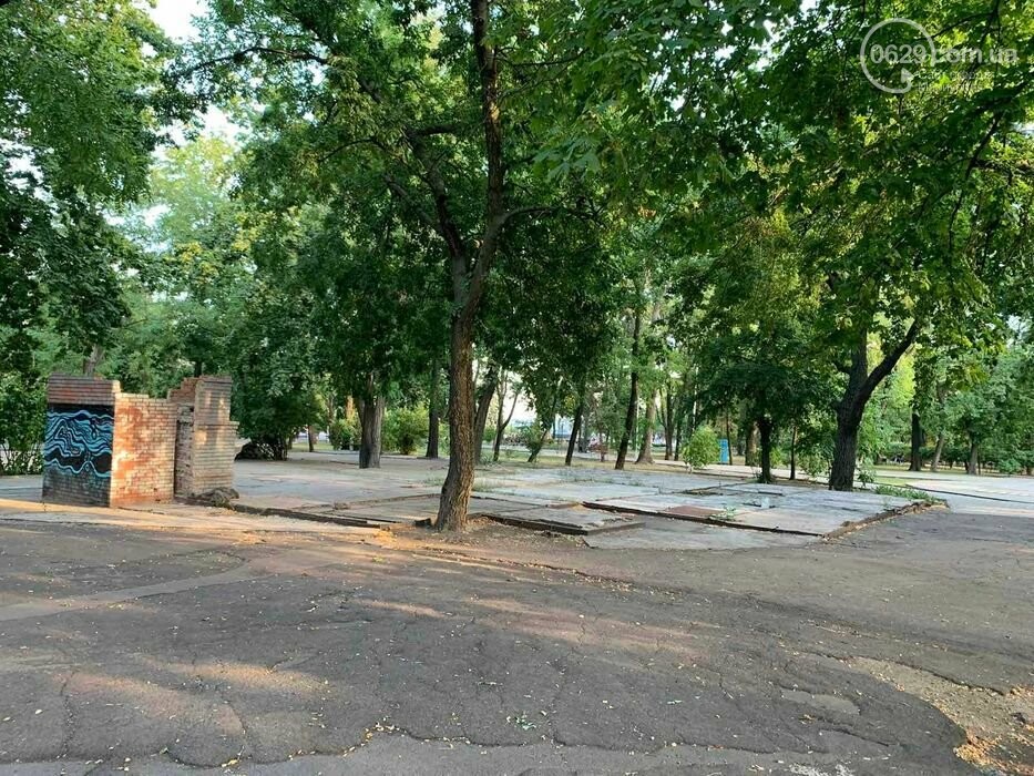 В Городском саду в Мариуполе выставили на продажу лакомый кусок земли, - ФОТО, фото-2