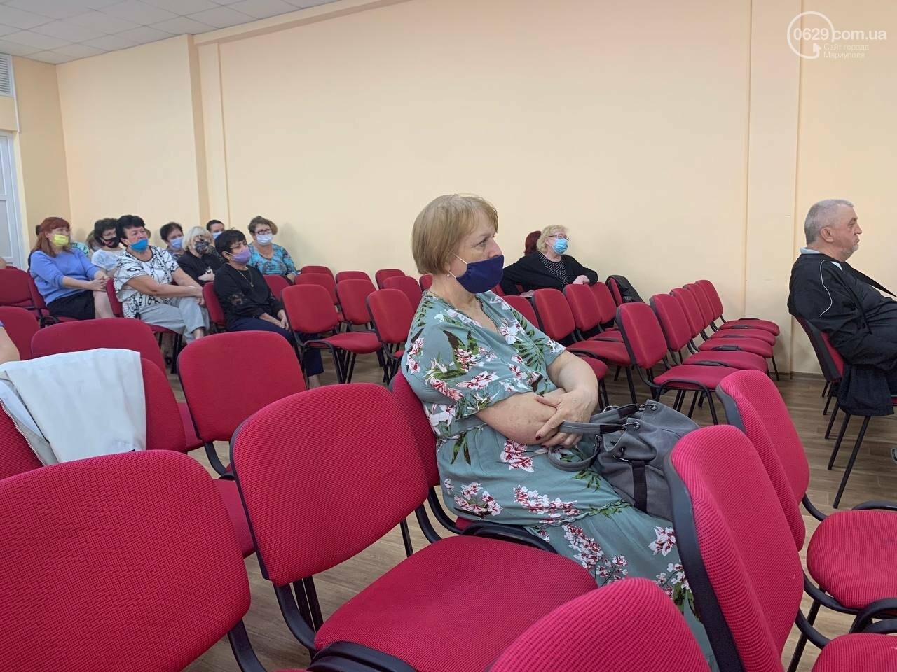Медики вмовляють вчителів у Маріуполі вакцинуватися, - ФОТО, фото-3 Медики вмовляють вчителів у Маріуполі вакцинуватися, - ФОТО, фото-3