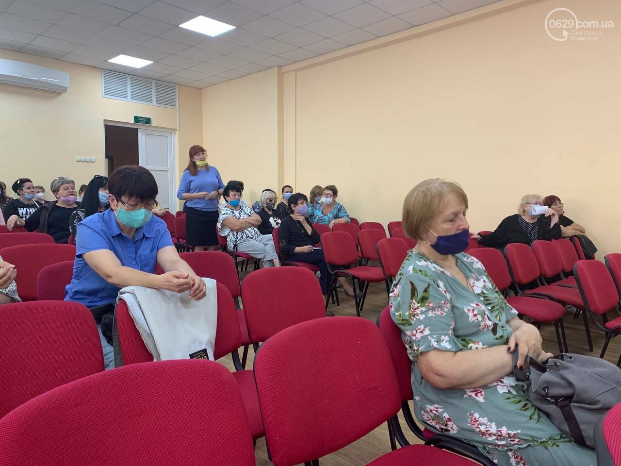 Медики вмовляють вчителів у Маріуполі вакцинуватися, - ФОТО, фото-5 Медики вмовляють вчителів у Маріуполі вакцинуватися, - ФОТО, фото-5