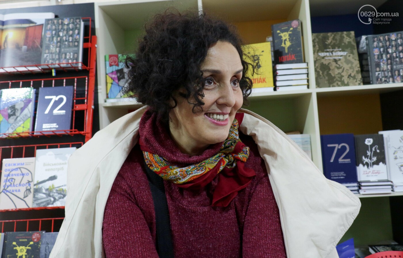 Книжковий бум у Маріуполі! Що на ярмарку купив мер, - ФОТО..., фото-38 Книжковий бум у Маріуполі! Що на ярмарку купив мер, - ФОТОРЕПОРТАЖ, фото-38
