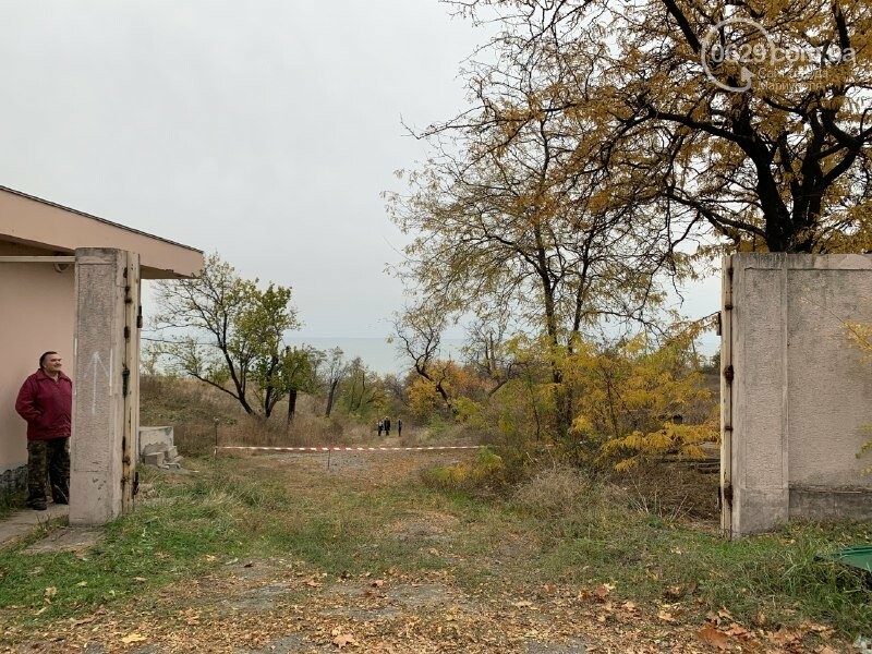 У Приморському парку демонтували ворота Тарути, - ФОТО, ВІДЕО, фото-6 У Приморському парку демонтували ворота Тарути, - ФОТО, ВІДЕО, фото-6