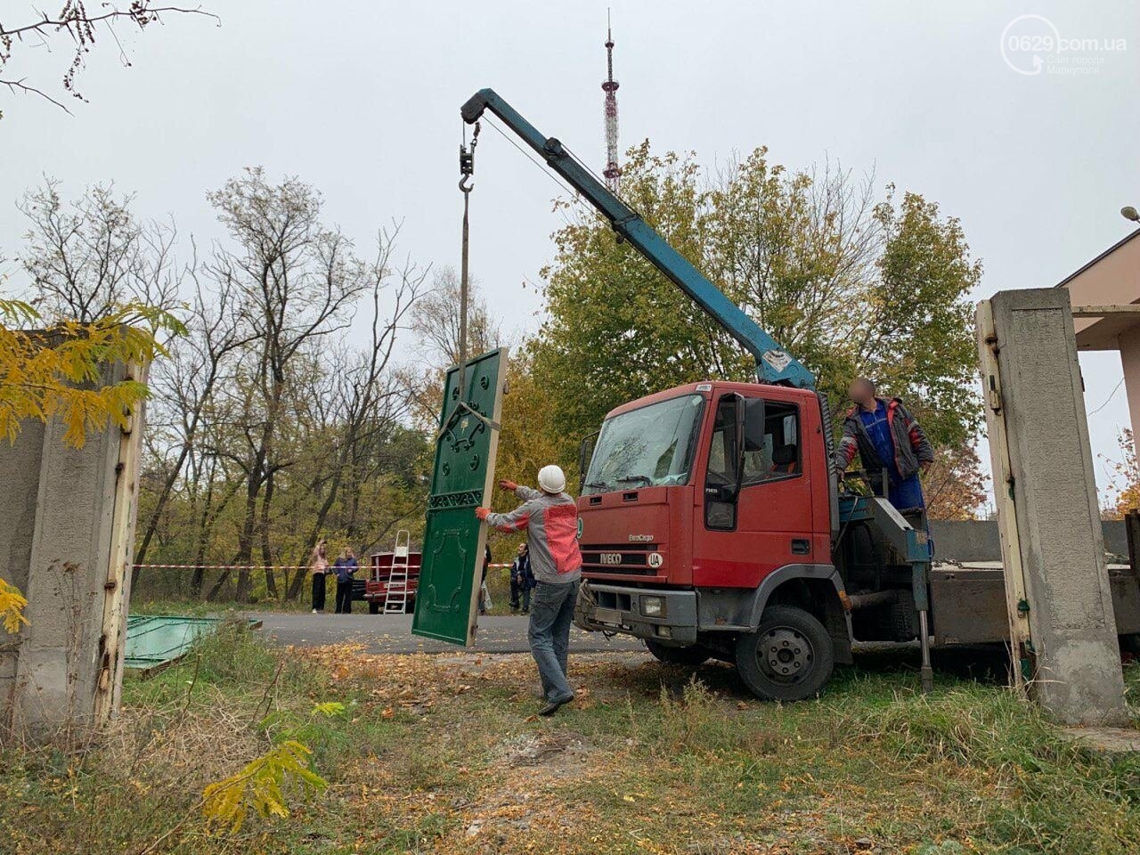 У Приморському парку демонтували ворота Тарути, - ФОТО, ВІДЕО, фото-5 У Приморському парку демонтували ворота Тарути, - ФОТО, ВІДЕО, фото-5