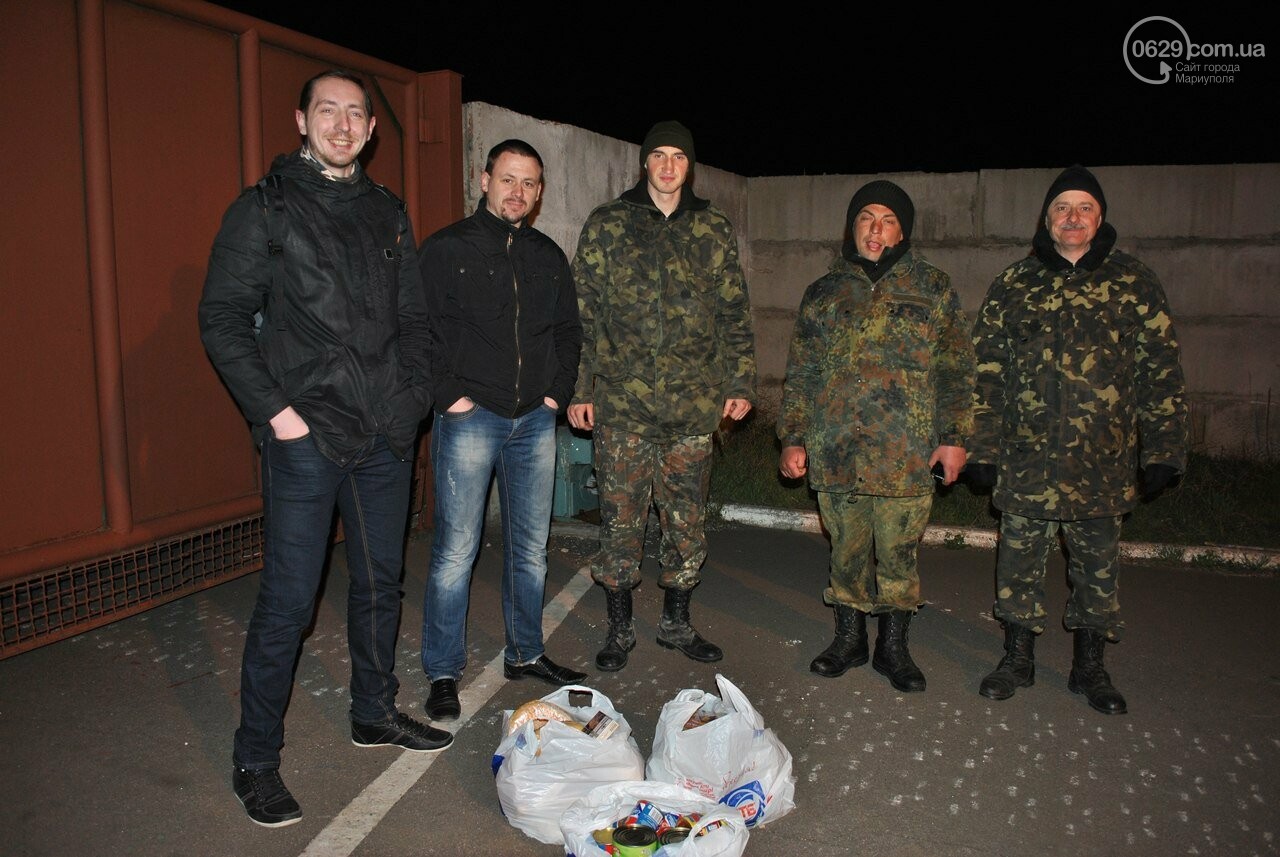 Волонтерство. Доставка еды защитникам Украины на территорию аэропорта Мариуполь.