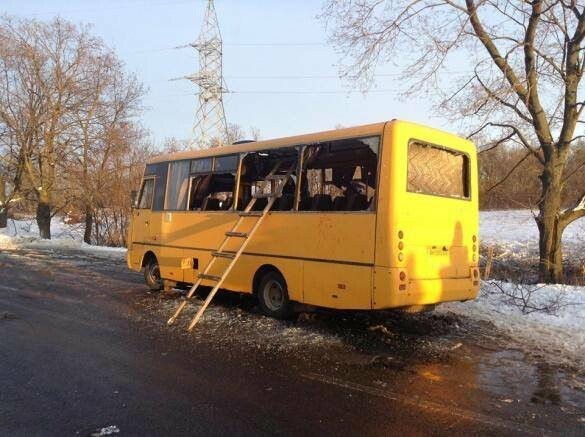 Когда автобус отошел от остановки в нем было 28 пассажиров на первой остановке несколько человек