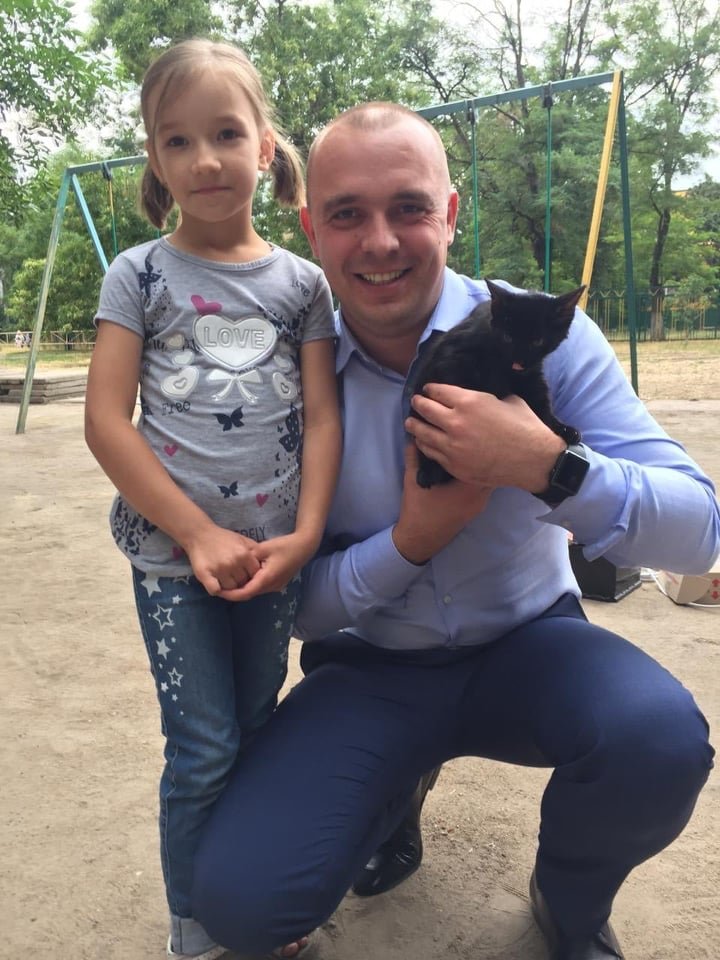 Виктор Романюк из Слуги народа призвал кандидатов Мариуполя спасать уличных животных