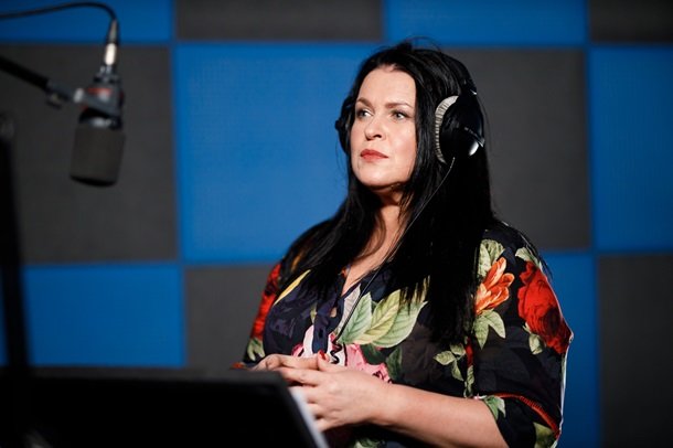 Руслана Писанка у процесі роботи над проєктом «Hollywood українською» Руслана Писанка у процесі роботи над проєктом «Hollywood українською»