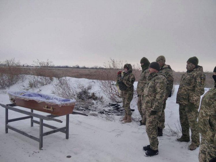 Забирают жизнь не только пули. Под Мариуполем в ДТП погибла..., фото-5 Забирают жизнь не только пули. Под Мариуполем в ДТП погибла военнослужащая, - ФОТО, фото-5