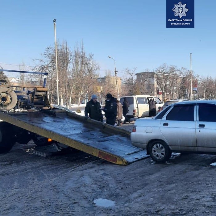 ДТП на Левобережье. Автомобиль врезался в дерево, - ФОТО