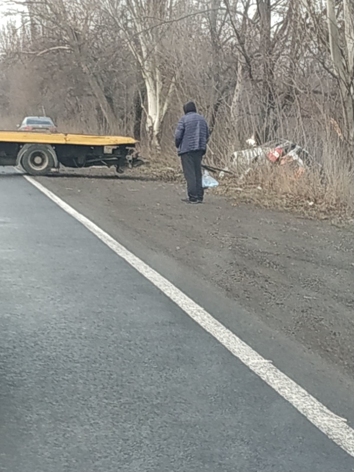 На трассе под Мариуполем внедорожник вылетел в кювет. Есть пострадавшие, - ФОТО, ВИДЕО