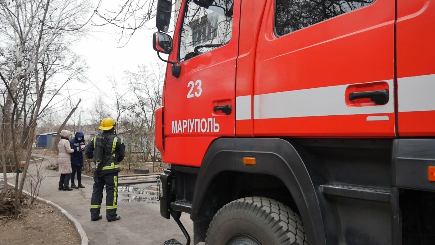 Пожар в мариупольской многоэтажке: погиб мужчина, - ФОТО