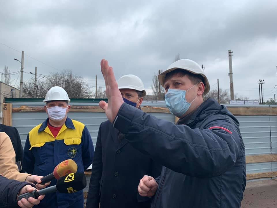 По улицам Мариуполя поехали  первые бесконтактные троллейбусы,- ФОТО