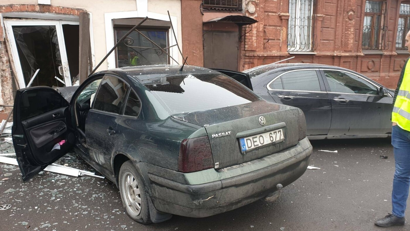 В Мариуполе в аварии на Торговой пострадало сразу три автомобиля,-ФОТО
