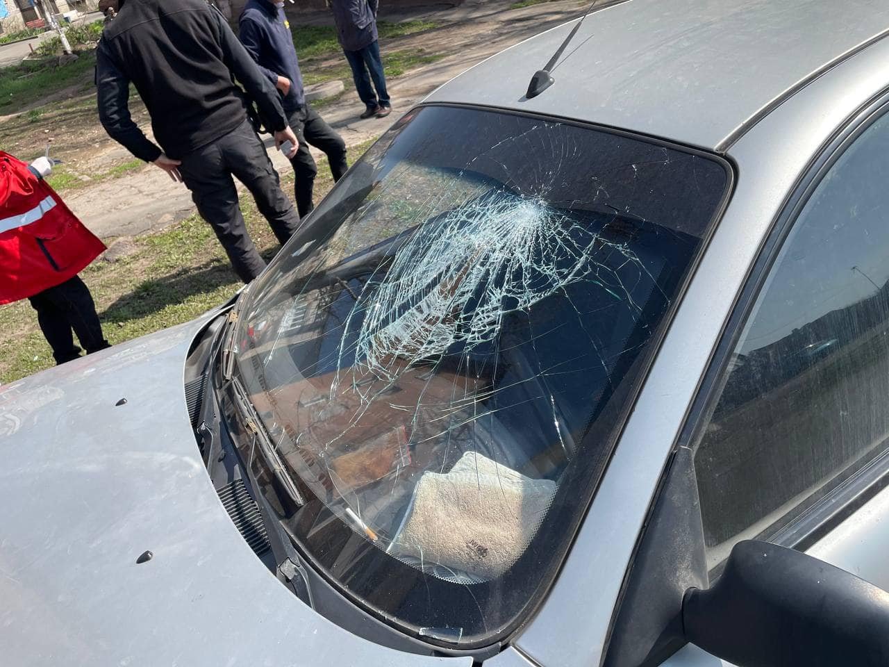 В Мариуполе таксист на Daewoo  влетел в столб, - ФОТО