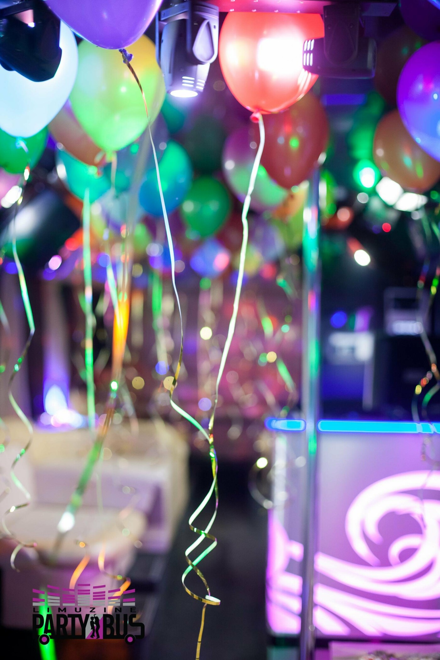 Закажите у нас автобус-дискотеку PARTY BUS на колесах и Вы..., фото-4 Закажите у нас автобус-дискотеку PARTY BUS на колесах и Вы гарантированно незабываемо проведете время!, фото-4