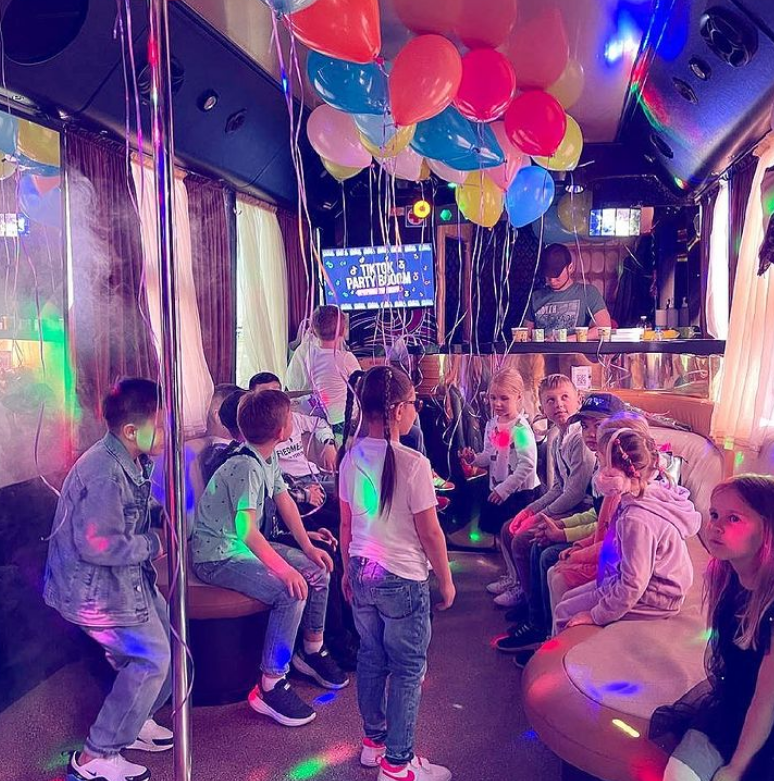 Закажите у нас автобус-дискотеку PARTY BUS на колесах и Вы..., фото-6 Закажите у нас автобус-дискотеку PARTY BUS на колесах и Вы гарантированно незабываемо проведете время!, фото-6