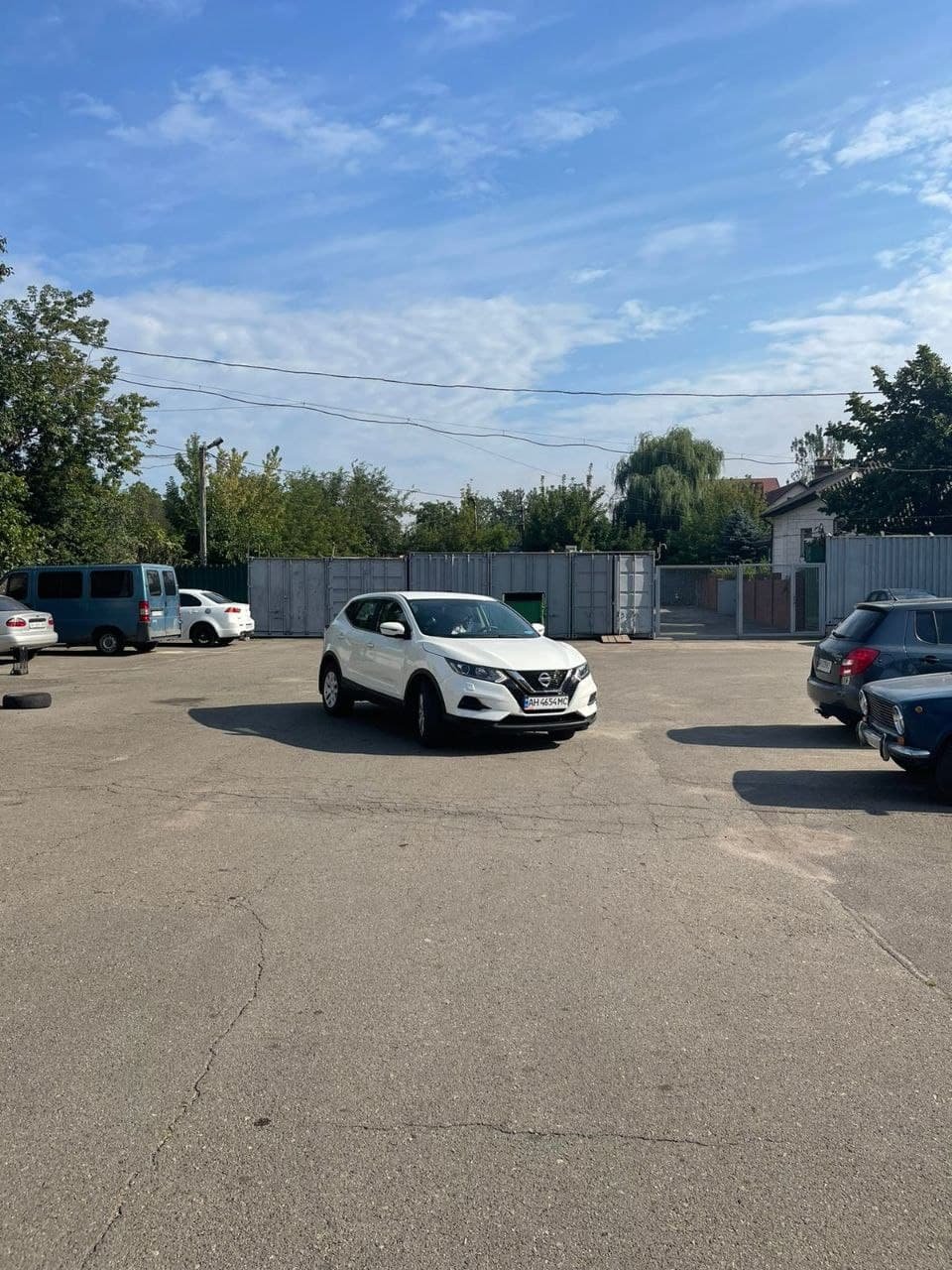 В Мариуполе предприниматель судится с муниципалитетом за право торговать в киосках, - ФОТО, ВИДЕО
