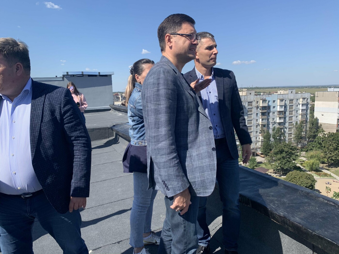 Как тропические ливни повлияли на ремонт мариупольских крыш, - ФОТО