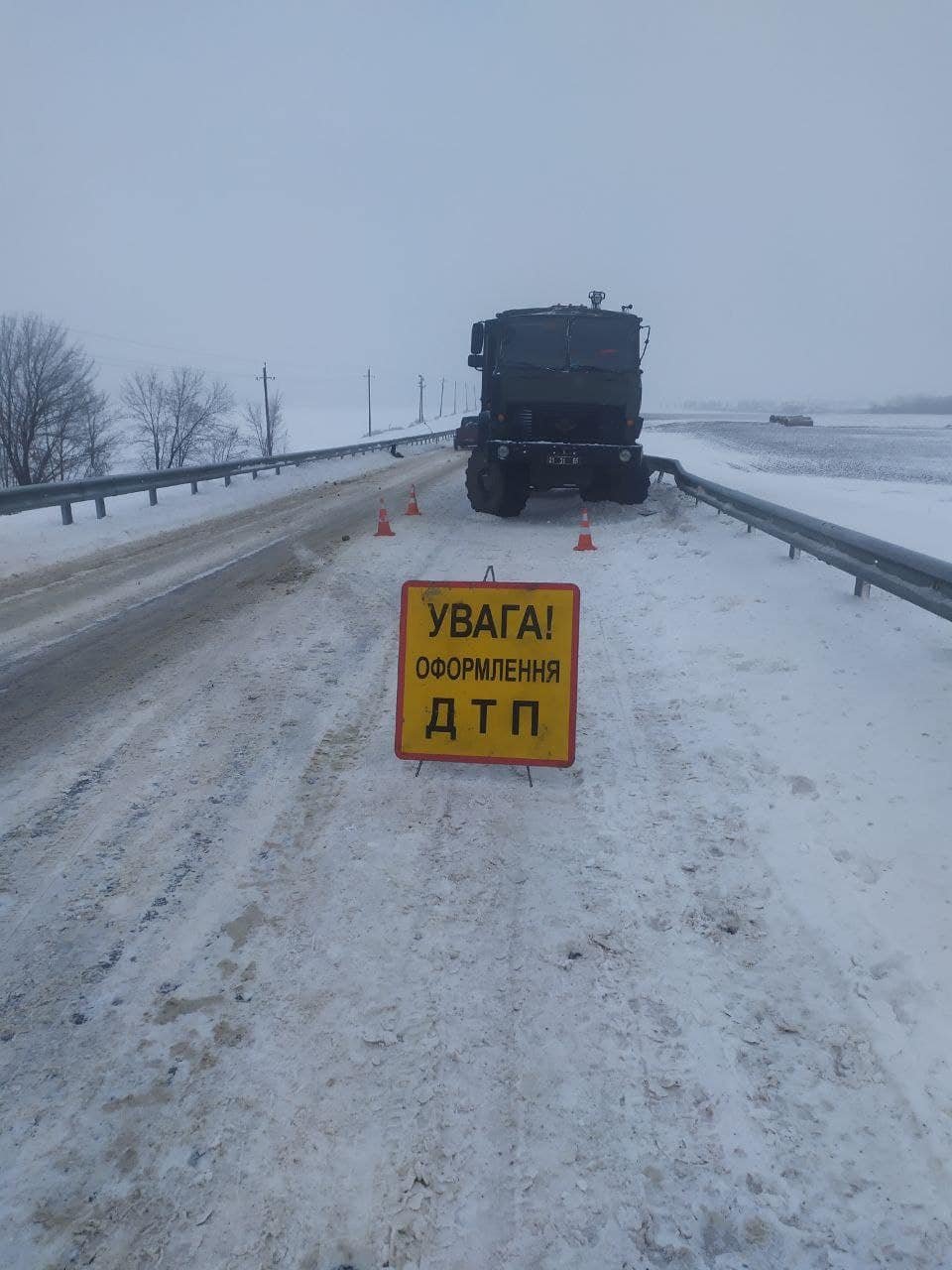 Под Мариуполем автобус из Одессы столкнулся с машиной военных, - ФОТО