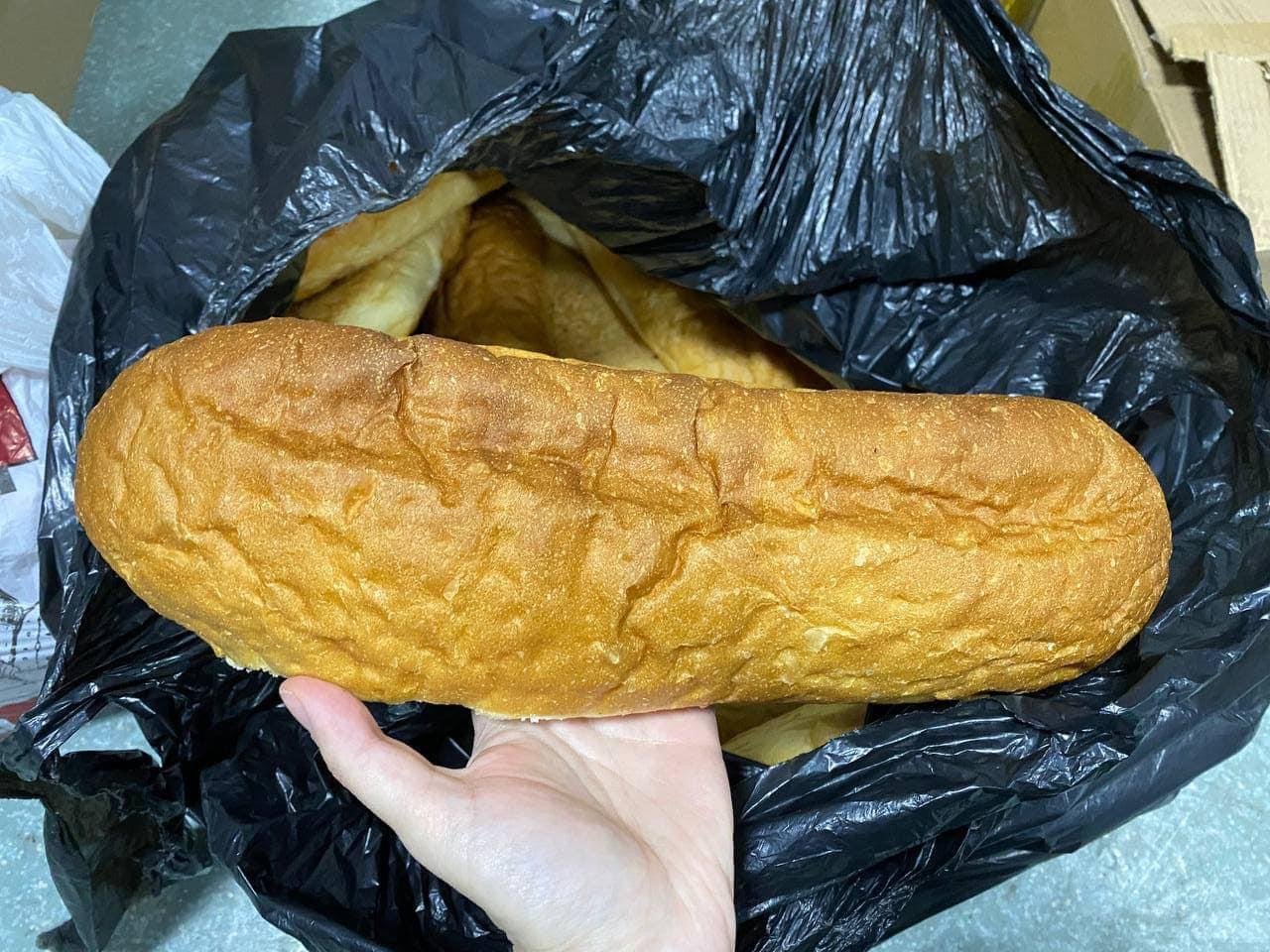 У Маріуполі шукають ліки та дріжджі 