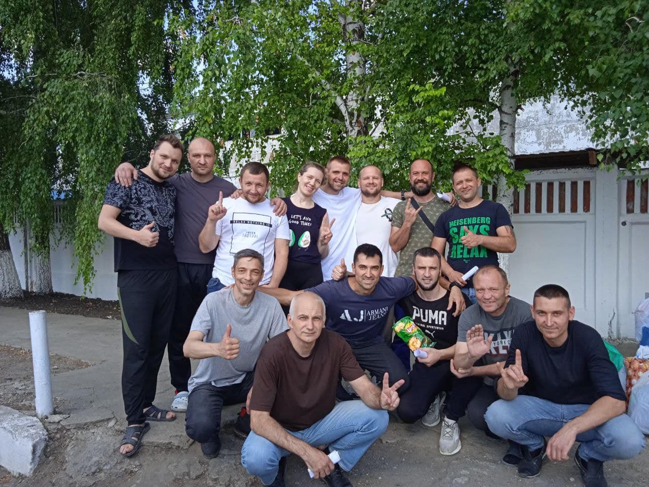 Більше 100 днів за гратами. З полону звільнили волонтерів, які вивозили маріупольців із заблокованого міста, - ФОТО