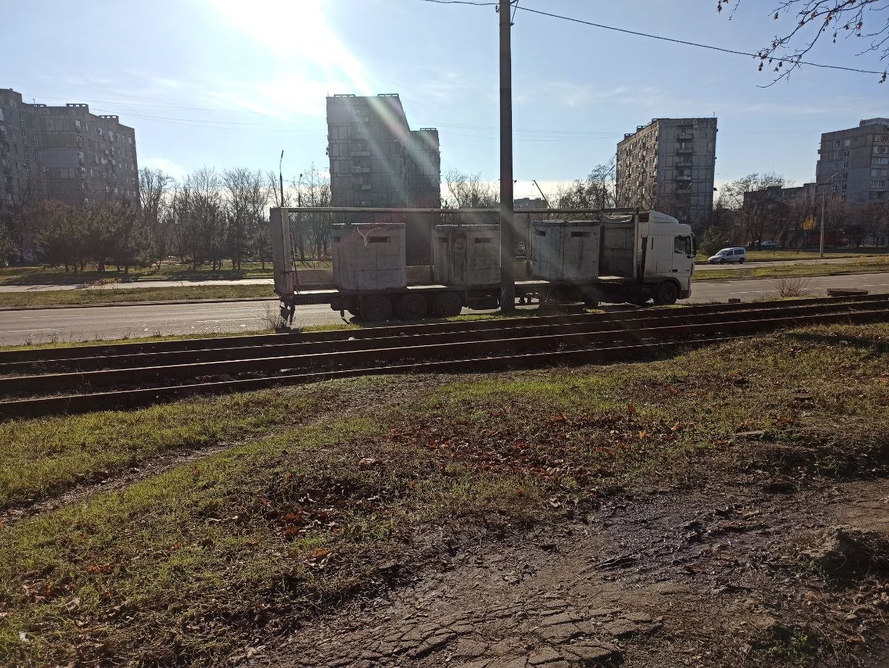 Окупанти провезли через Маріуполь вогневі ДОТи, - ФОТОФАКТ