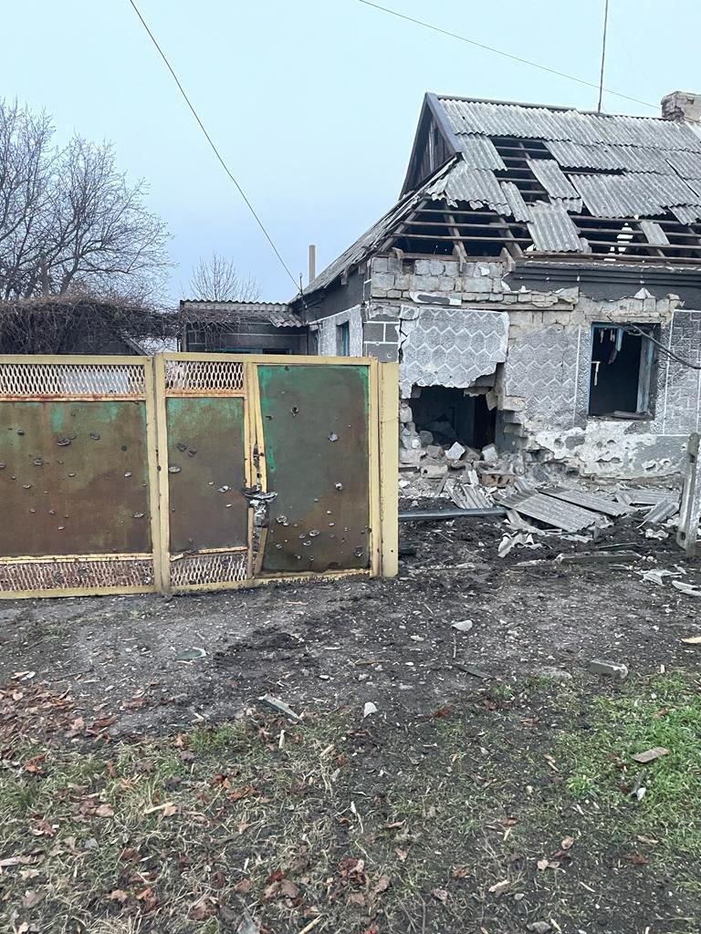Окупанти зруйнували в Кураховому заклад культури, магазин і 5 будинків. Оперативна ситуація на Донеччині, - ФОТО