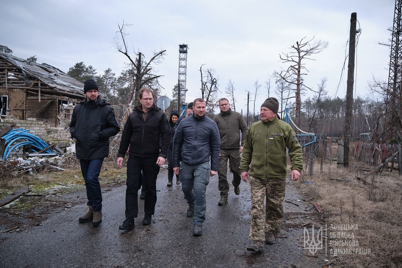Знищені ліси! На Донеччині рахують шкоду, яку росія завдала довкіллю, - ФОТО
