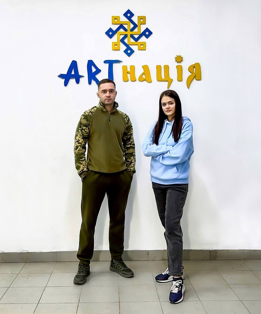 Символи морського міста. Як родина захисників Маріуполя відкрила майстерню в Івано-Франківську, - ФОТО 