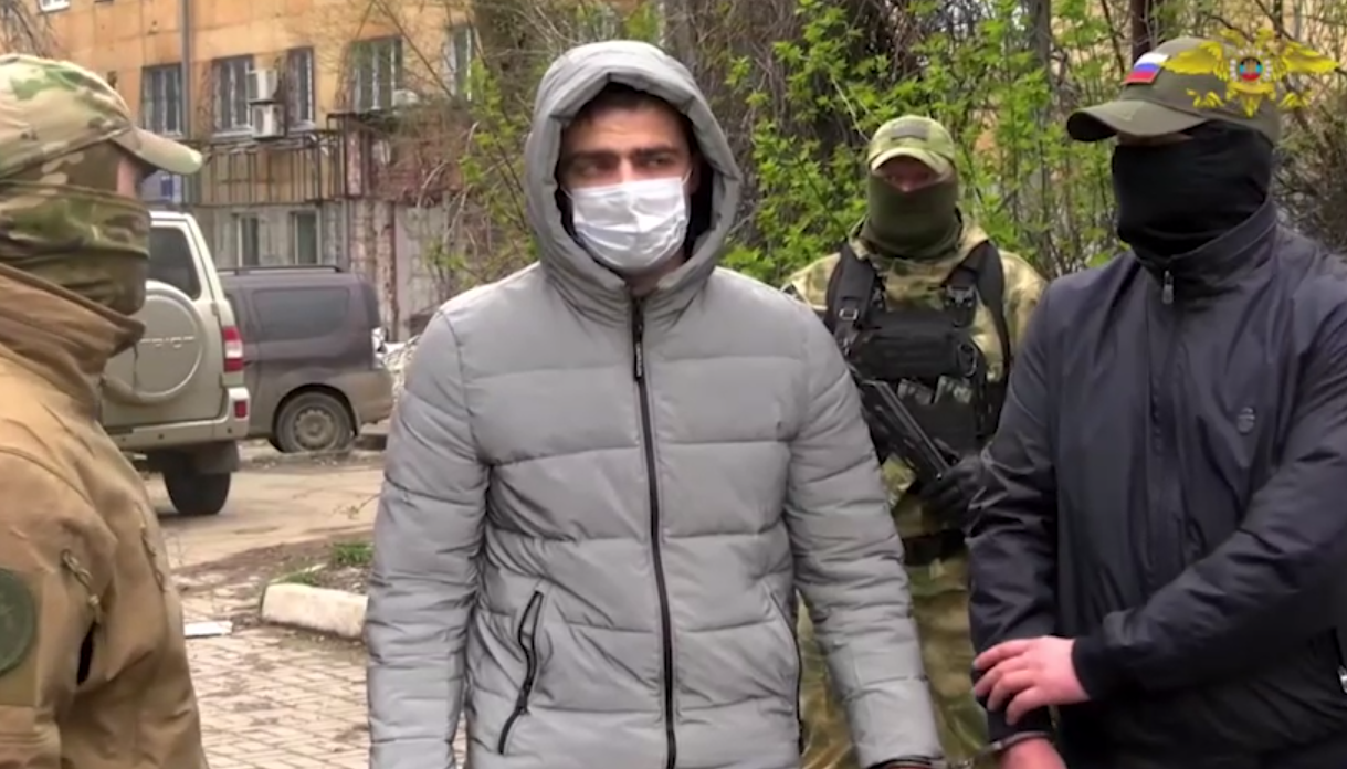 В Маріуполі затримали трьох чоловіків, які нібито підірвали авто 