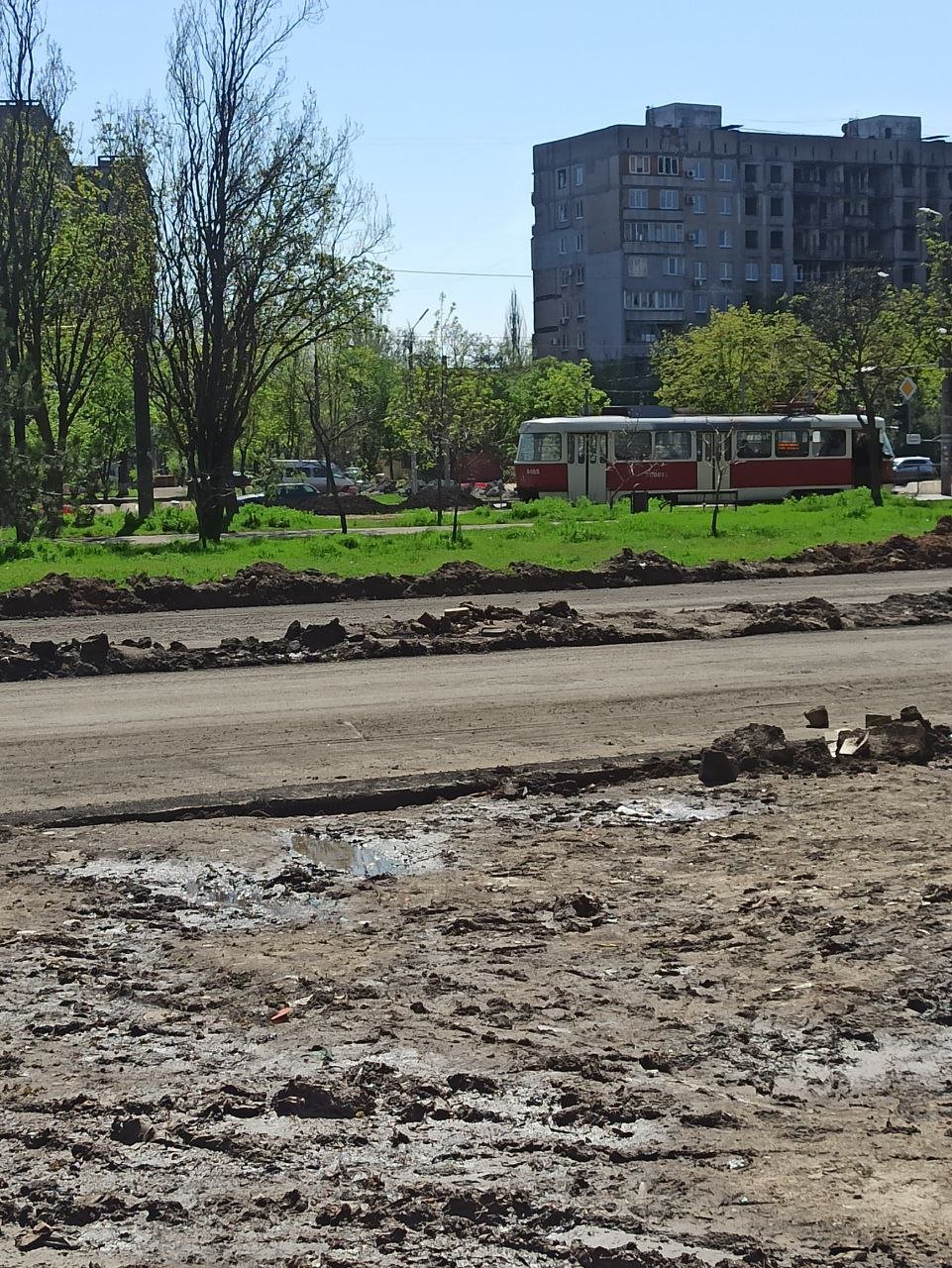 В Маріуполі окупанти перевіряють трамвайні рейки. Хочуть запустити маршрут, - ФОТОФАКТ