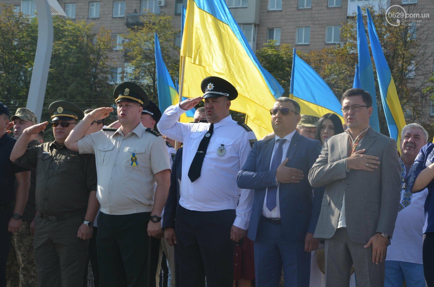 День прапора. Як його святкували у Маріуполі в попередні роки, - ФОТО