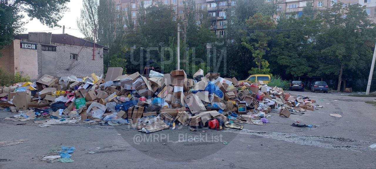 У Маріуполі мікрорайон перетворився на сміттєзвалище, - ФОТОФАКТ