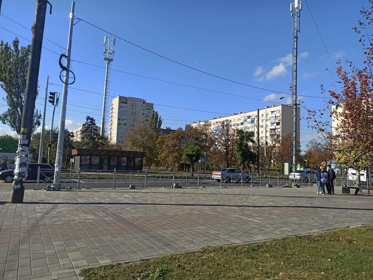В Маріуполі окупанти встановлюють вишки мобільного зв'язку через кожні 100-200 метрів, але зв'язок - поганий, - ФОТОФАКТ