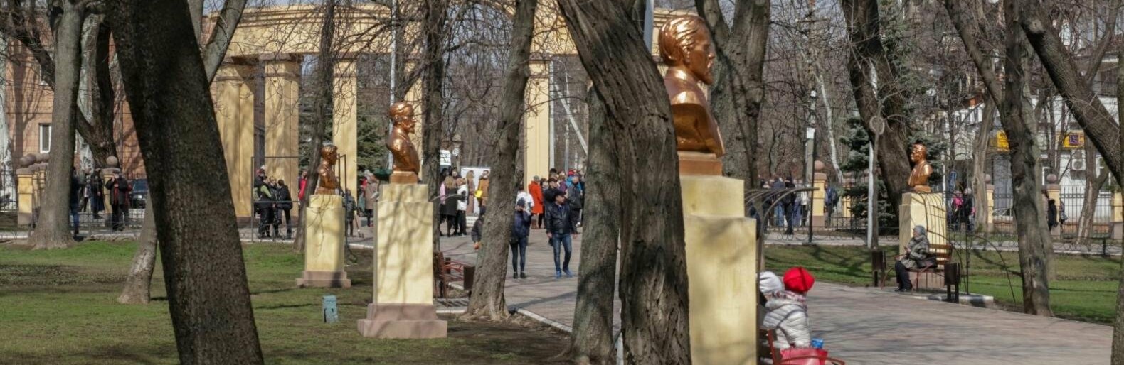 Метинвест Политехники не будет в Городском саду. А что будет? Три важных вопроса о будущем парка, университета и Мариуполя, - ВИДЕО