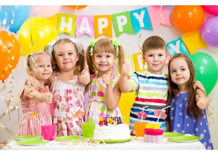 Особенности оформления детского стола на день рождения: советы и идеи
