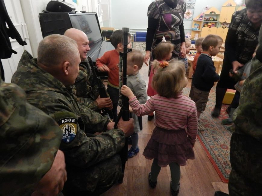 Бойцы «Азова» взяли шефство над сиротами из детского дома «Центр опеки» (ФОТО) (фото) - фото 1