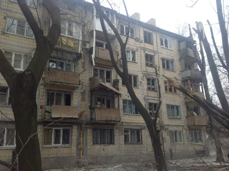 Центр Донецка подвергся мощному артобстрелу - за выходные в городе погибли 15 человек (ФОТО) (фото) - фото 1