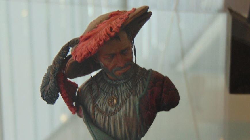 В Мариуполе обнаружены средневековые рыцари, самураи, индейцы и пираты (ФОТО) (фото) - фото 1