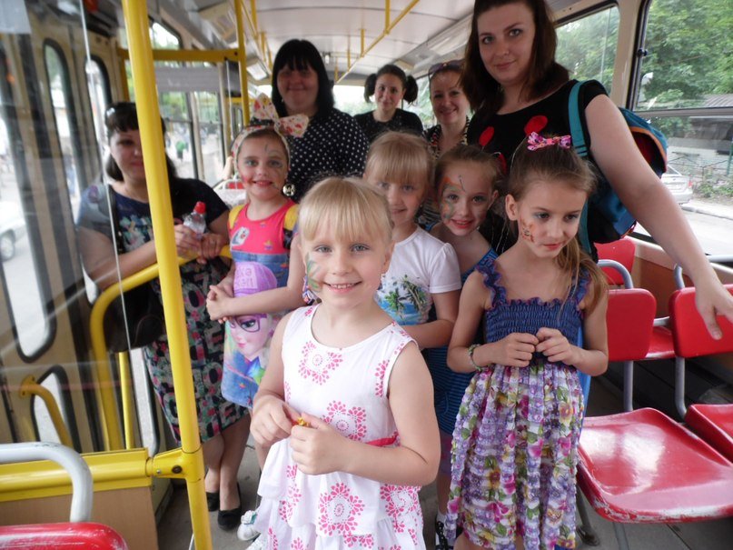 Мариупольских детей возил «Трамвай сказок» (ФОТО) (фото) - фото 1