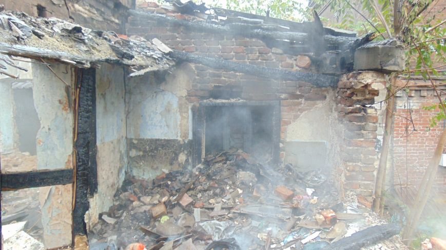 В Мариуполе  шестой пожар возник в «заколдованном» здании  детского сада (ФОТОФАКТ) (фото) - фото 1