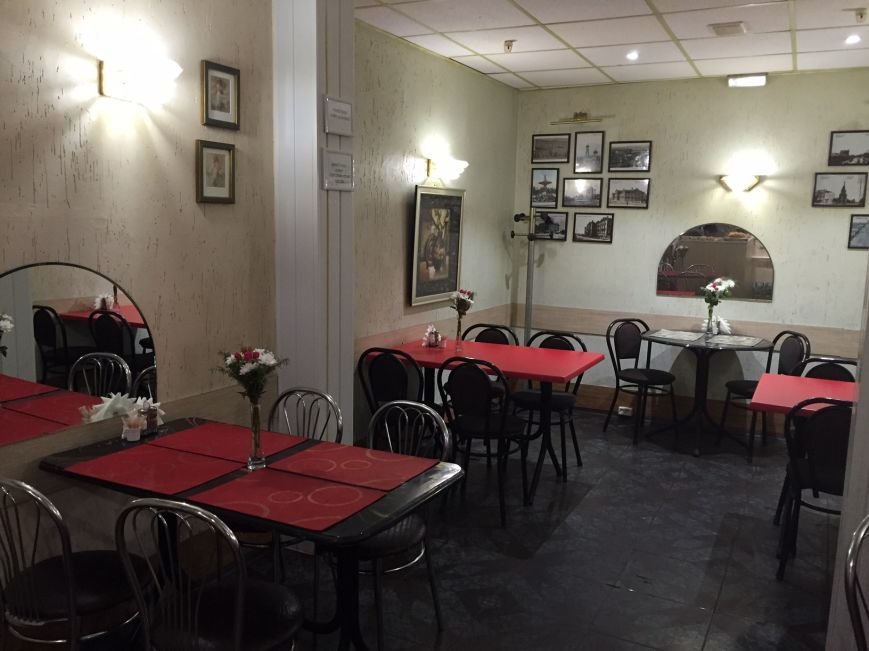 В Мариуполе открылось кафе «Литературное» напротив центрального отделения Ощадбанка (фото) - фото 1