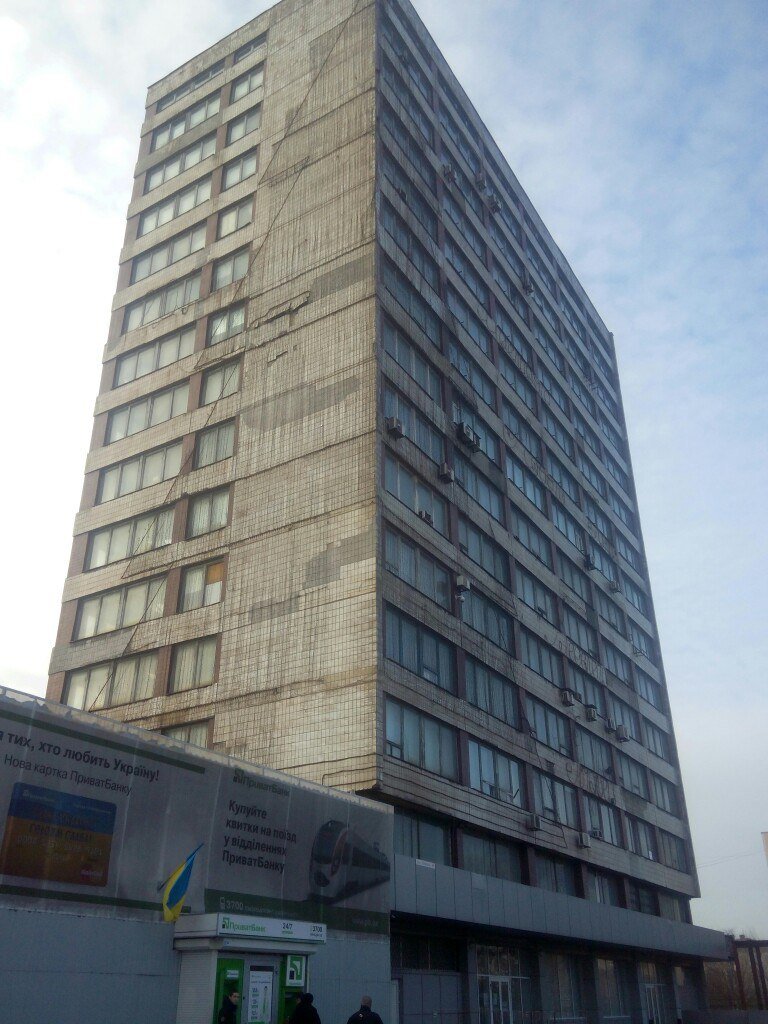Мариуполь остался без самой высокой елки в Украине (ФОТО) (фото) - фото 1