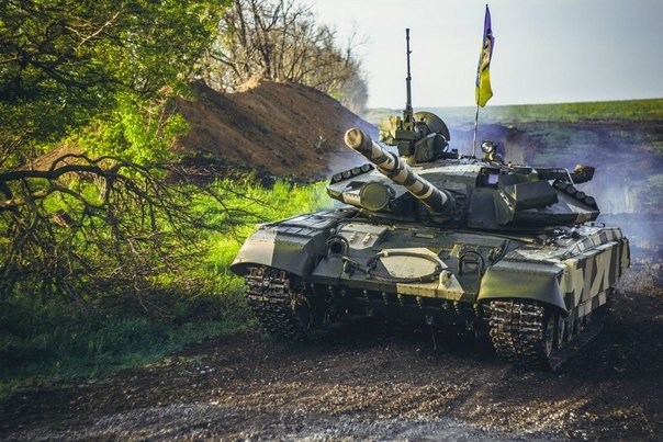 Мариуполь защищали танки из Харькова (фото) - фото 1